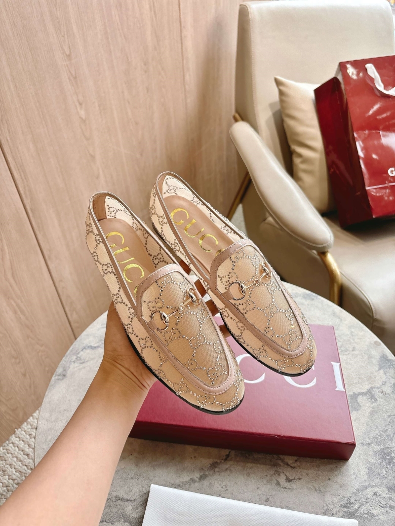 Gvc*1 flat shoes